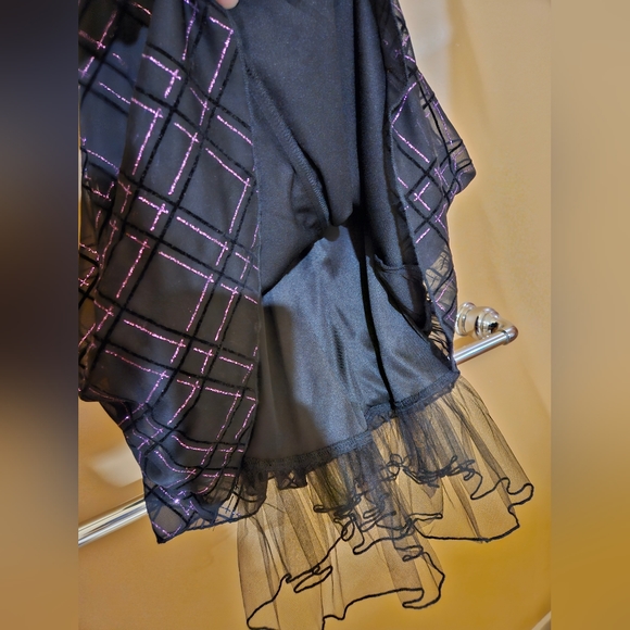 Elegant formal dress - Picture 4 of 9